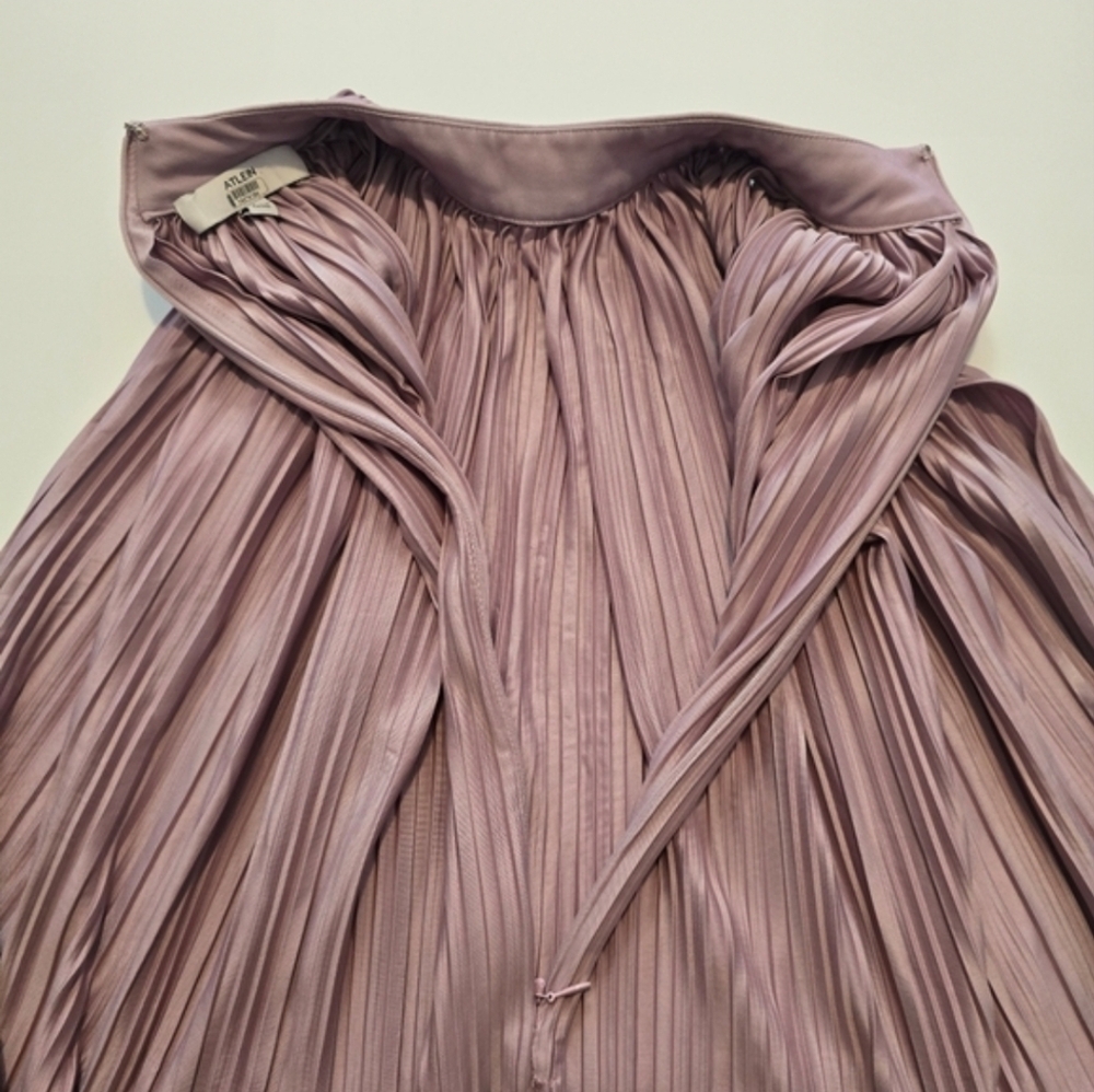Atlein Mauve Plisse Top In Pink Turtleneck Sleeveless Size 4 - Picture 10 of 12